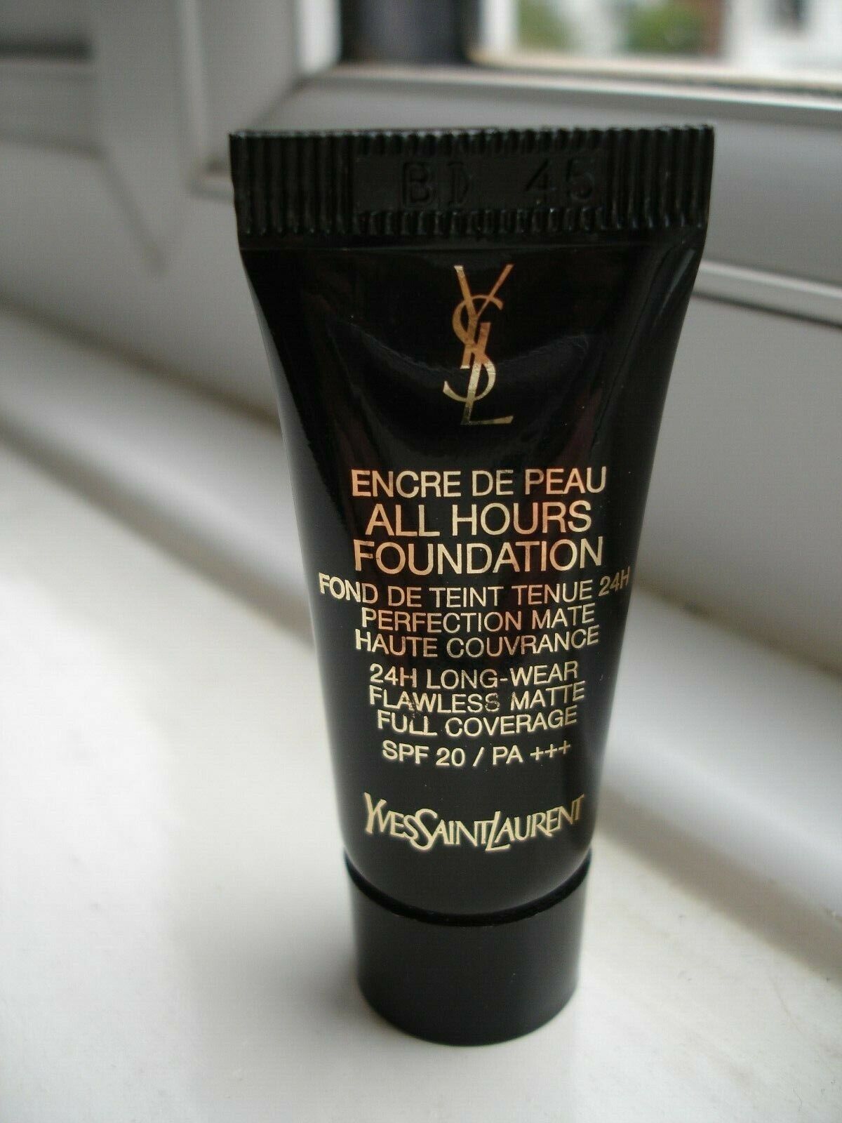 Yves Saint Laurent All Hours Foundation 5ml 0.16 fl. oz. official skincare sample Shade B 90 Ebony